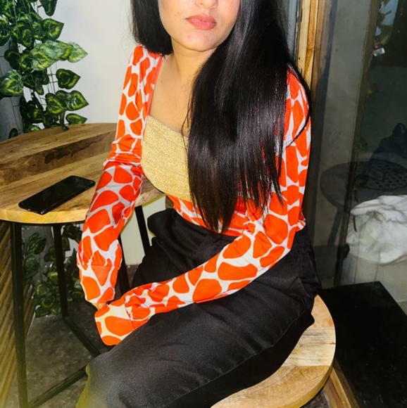 Designer top - Picture 2 of 5